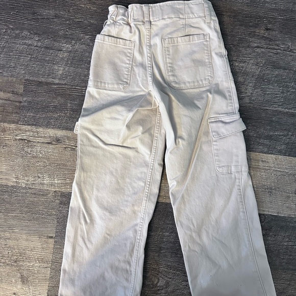 Abercrombie Kids Cream Cargo Bottoms Relaxed Fit - Picture 2 of 4